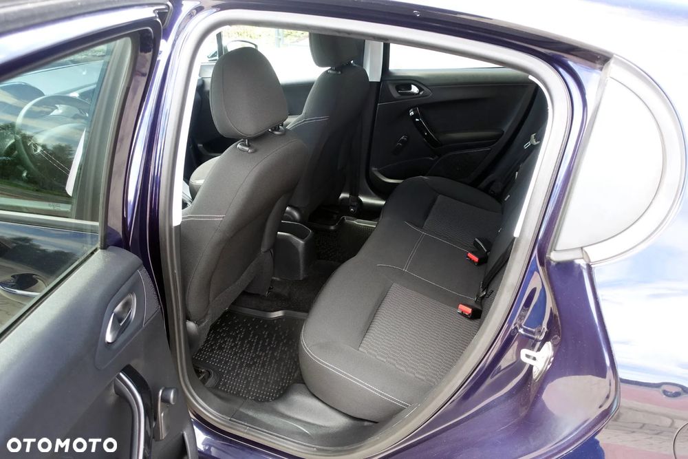 Peugeot 208 82 PureTech Style - 14