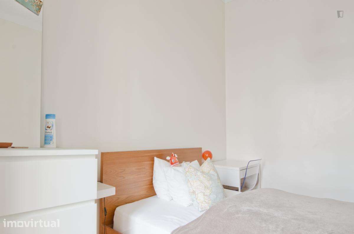 Quarto - localizado em Arroios Lisbon - Grande imagem: 4/21