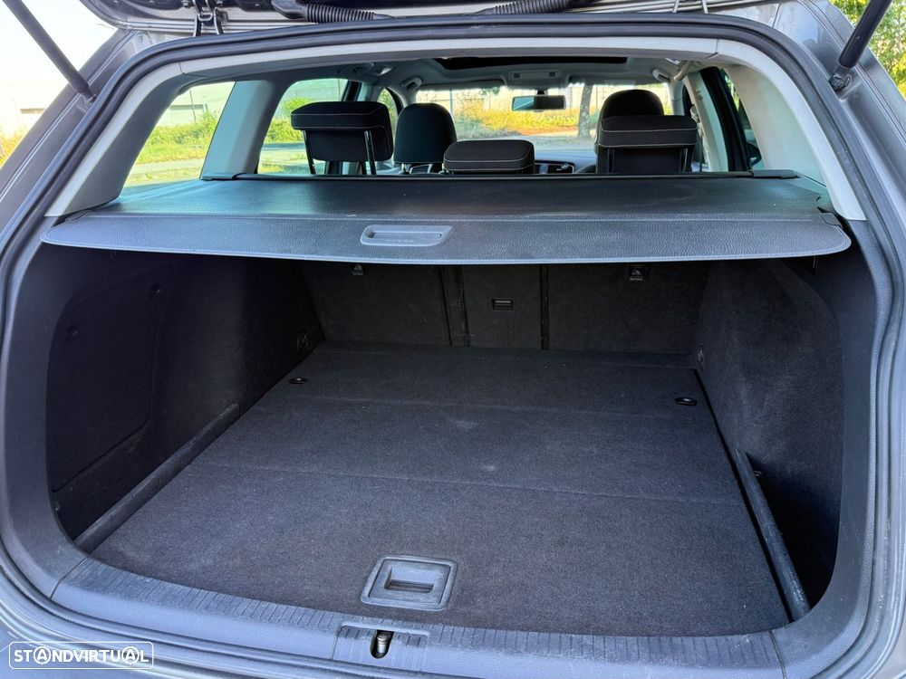 VW Golf Variant 1.6 TDi Highline DSG - 18