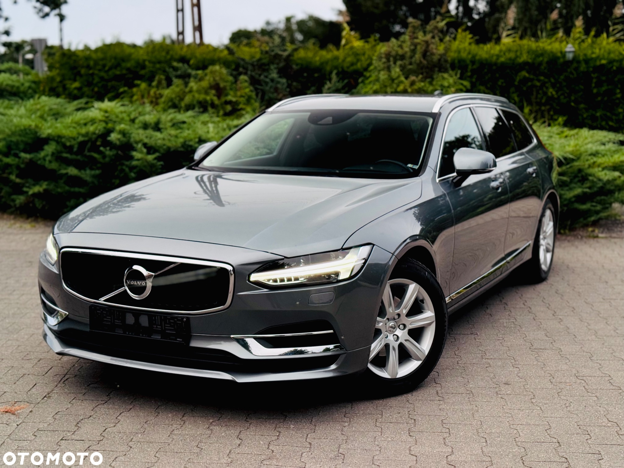 Volvo V90 D3 Geartronic Momentum Pro - 2