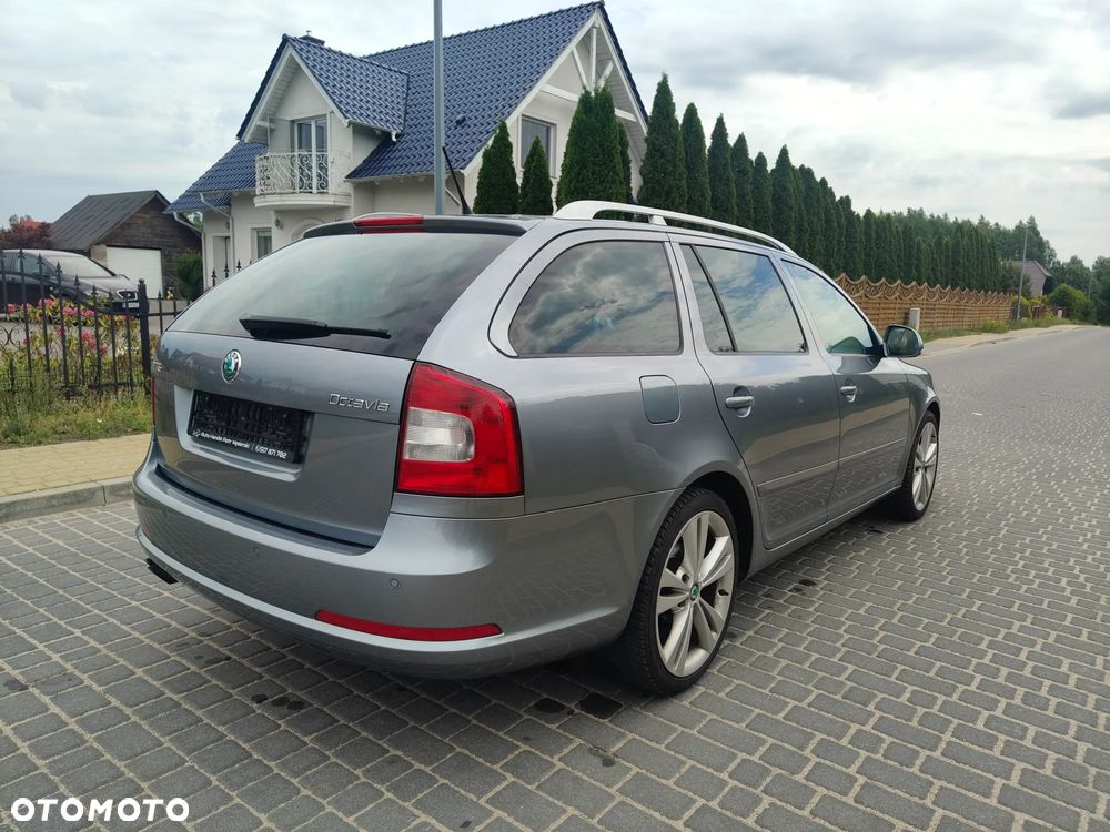 Skoda Octavia 2.0 TSI RS - 12