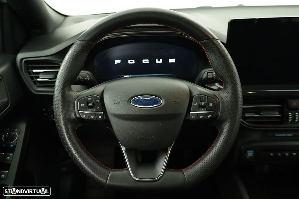Ford Focus 1.0 EcoBoost MHEV ST-Line X - 15