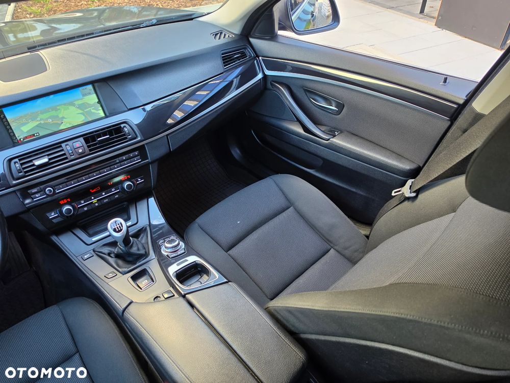 BMW Seria 5 520d BluePerformance - 34