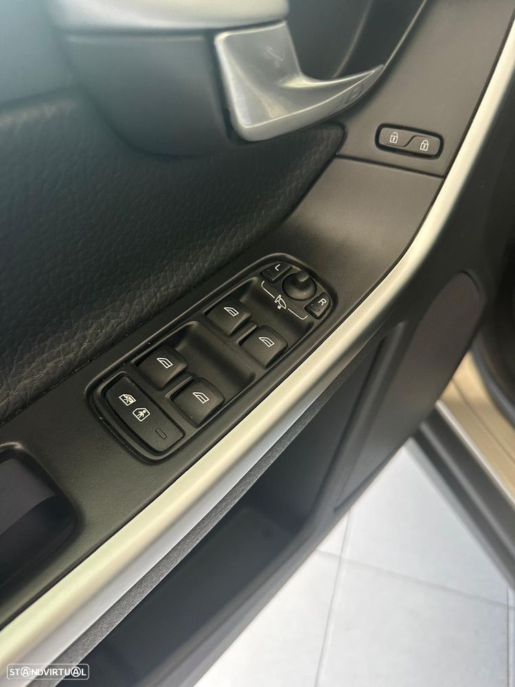 Volvo XC 60 2.0 D3 Drive Start/Stop - 4