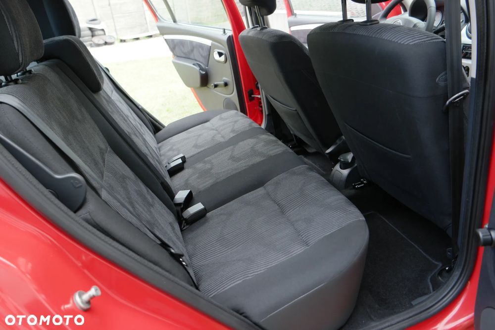Dacia Sandero 1.6 Laureate - 23