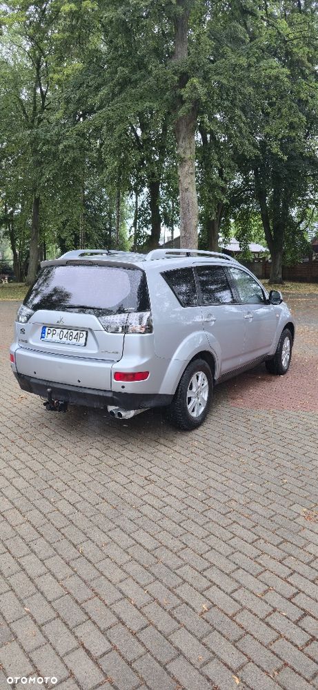 Mitsubishi Outlander - 3