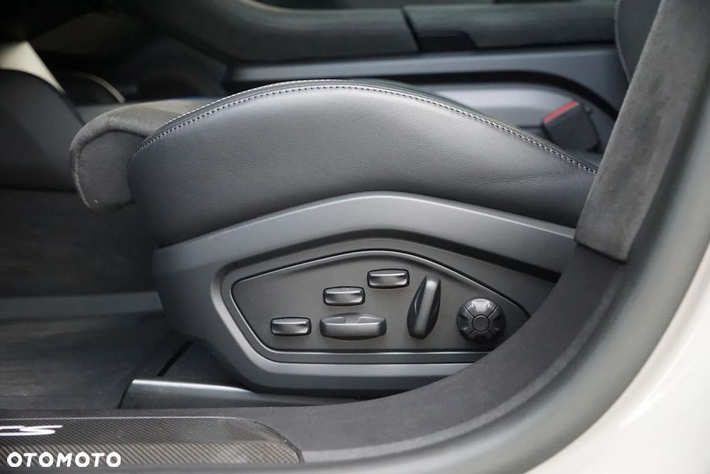 Porsche Taycan GTS - 20