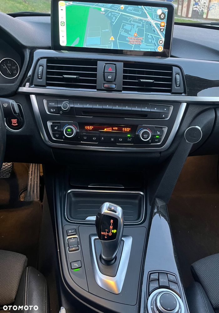 BMW Seria 3 320d Luxury Line - 9