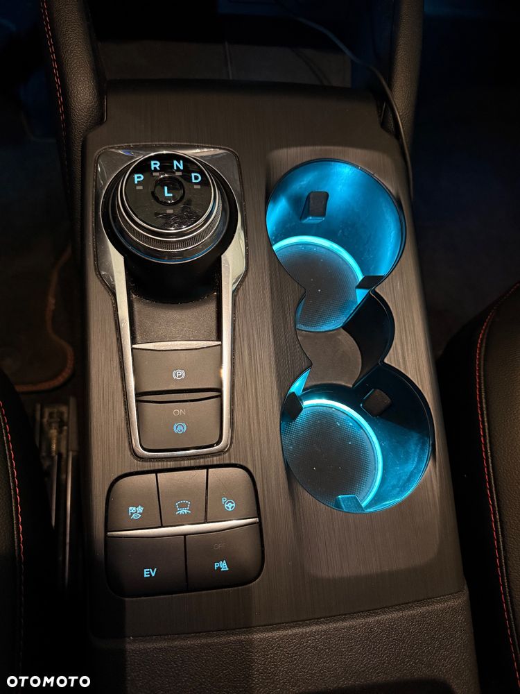 Ford Kuga 2.5P PHEV FWD ST-Line X - 29