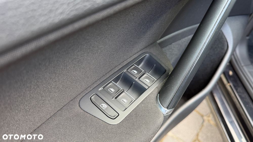 Volkswagen Golf 2.0 TDI BMT Highline - 29