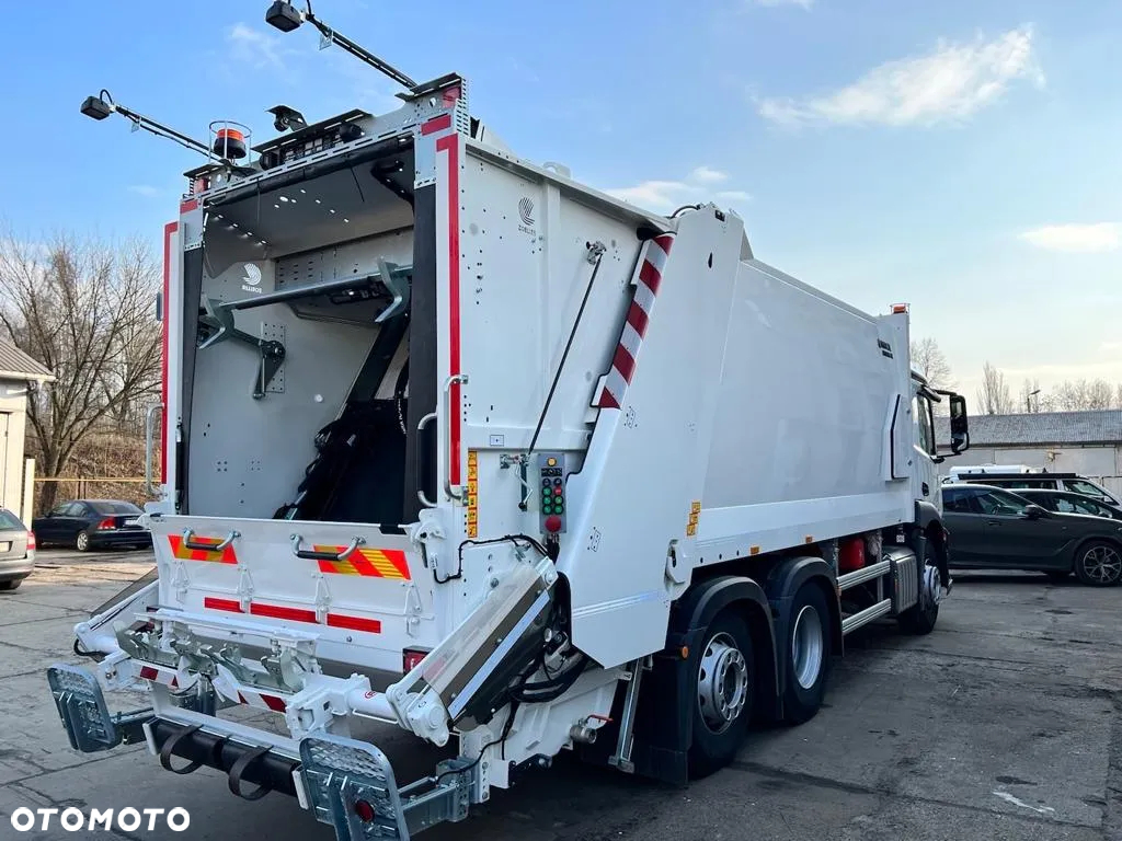 Mercedes-Benz Actros - 8