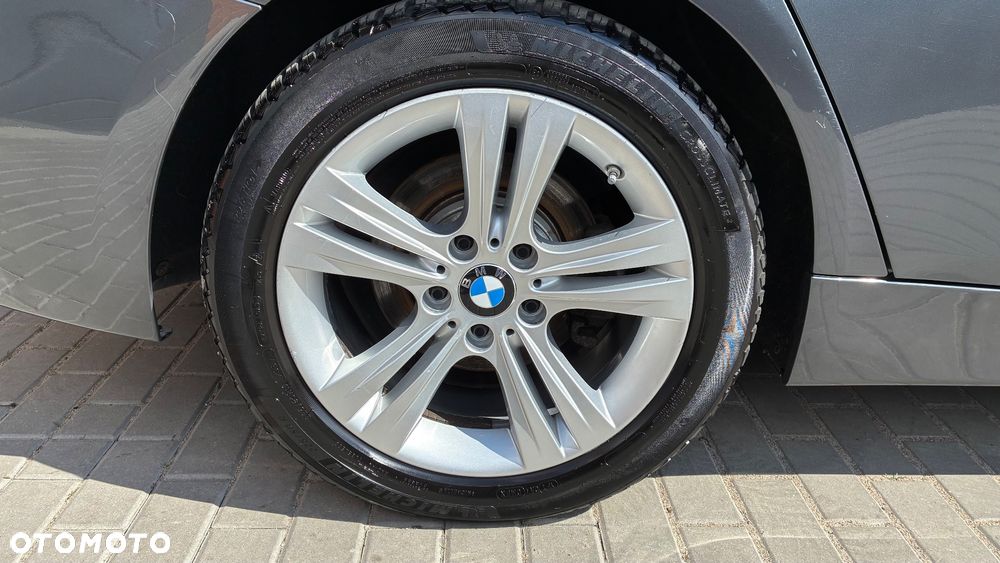BMW Seria 3 318d Sport Line - 16