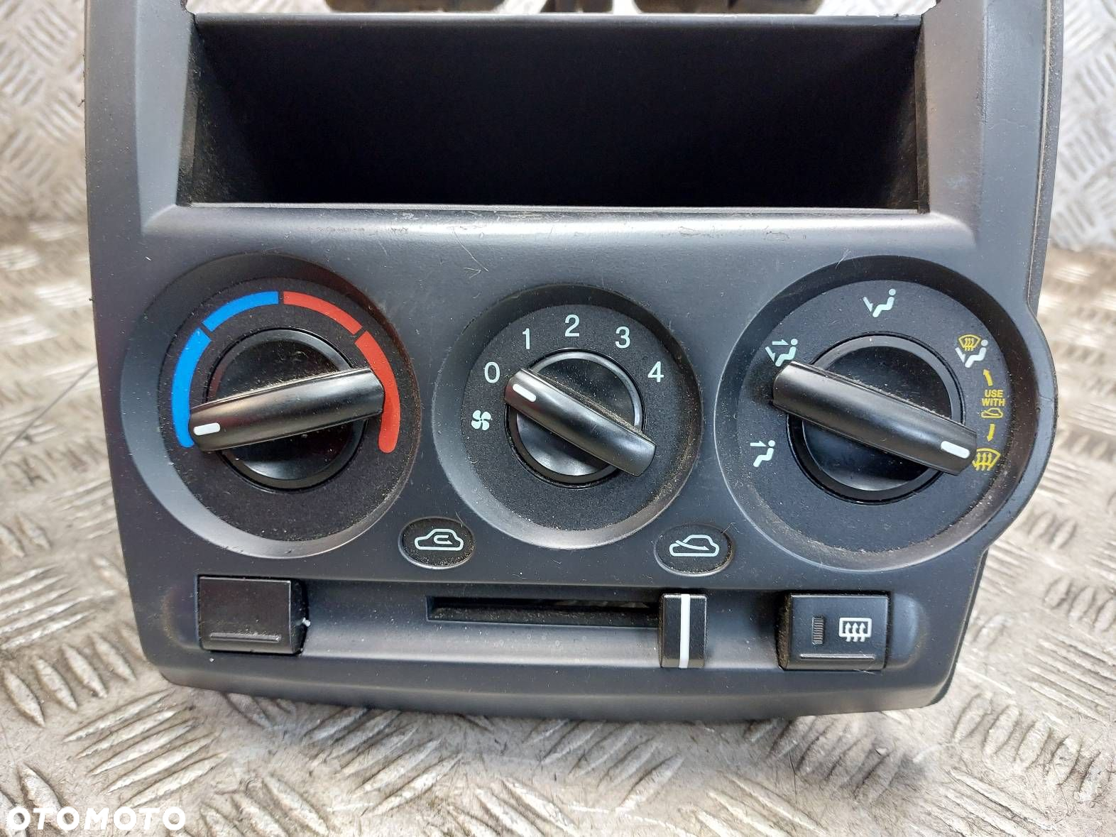 PANEL NAWIEWU KONSOLA ŚRODKOWA RAMKA HYUNDAI GETZ I - 4