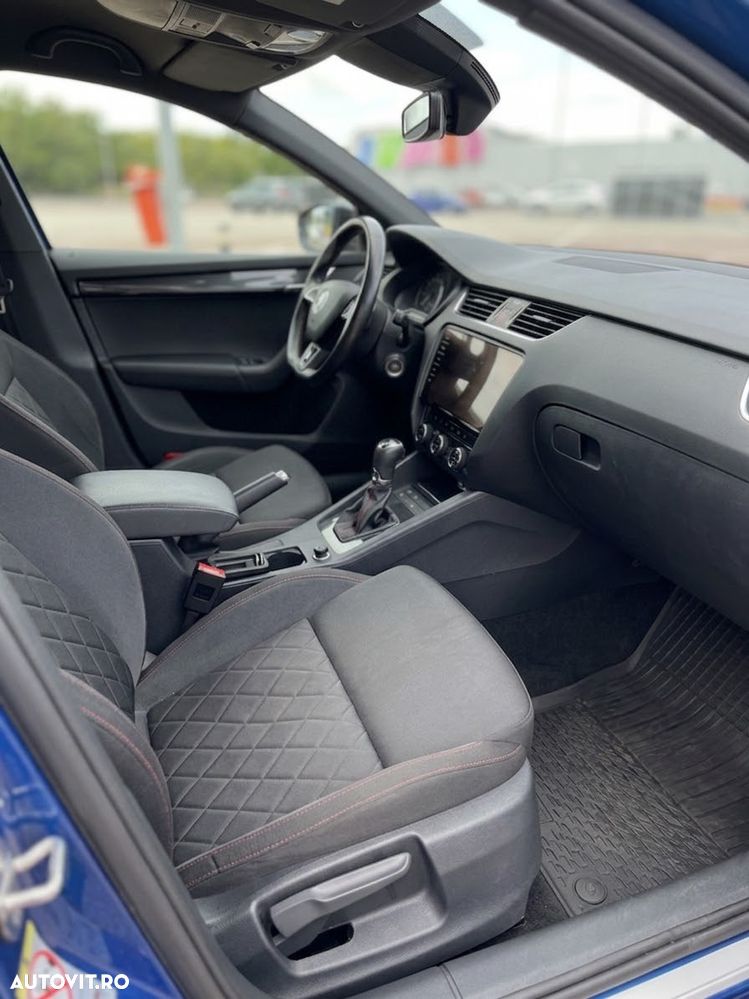 Skoda Octavia 2.0 TDI DSG RS - 8