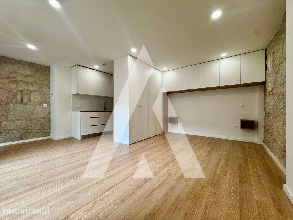 Apartamento T1 com Amplo Terraço no Centro do Porto - Grande imagem: 3/28