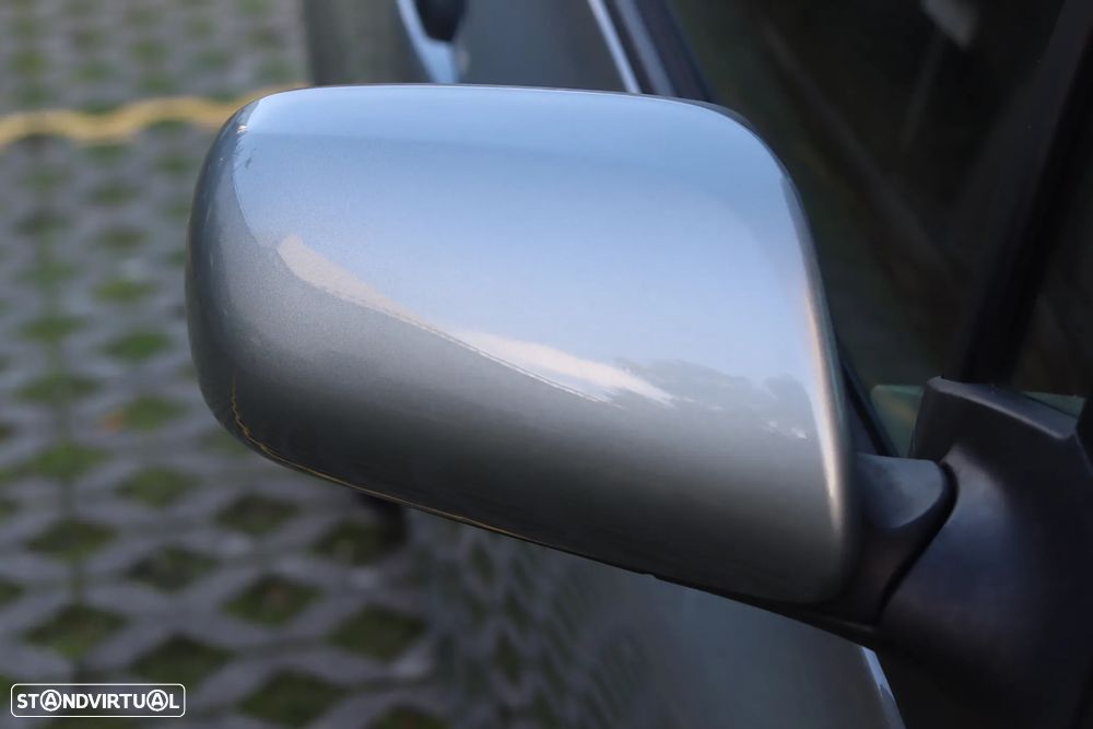 Toyota Yaris 1.3 VVT-i Sol High Pack VSC+TRC - 36