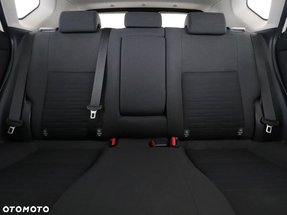 Toyota Auris Hybrid 135 Dynamic - 19
