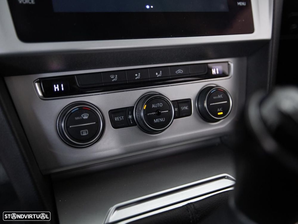 VW Passat Variant 1.6 TDI Confortline - 17