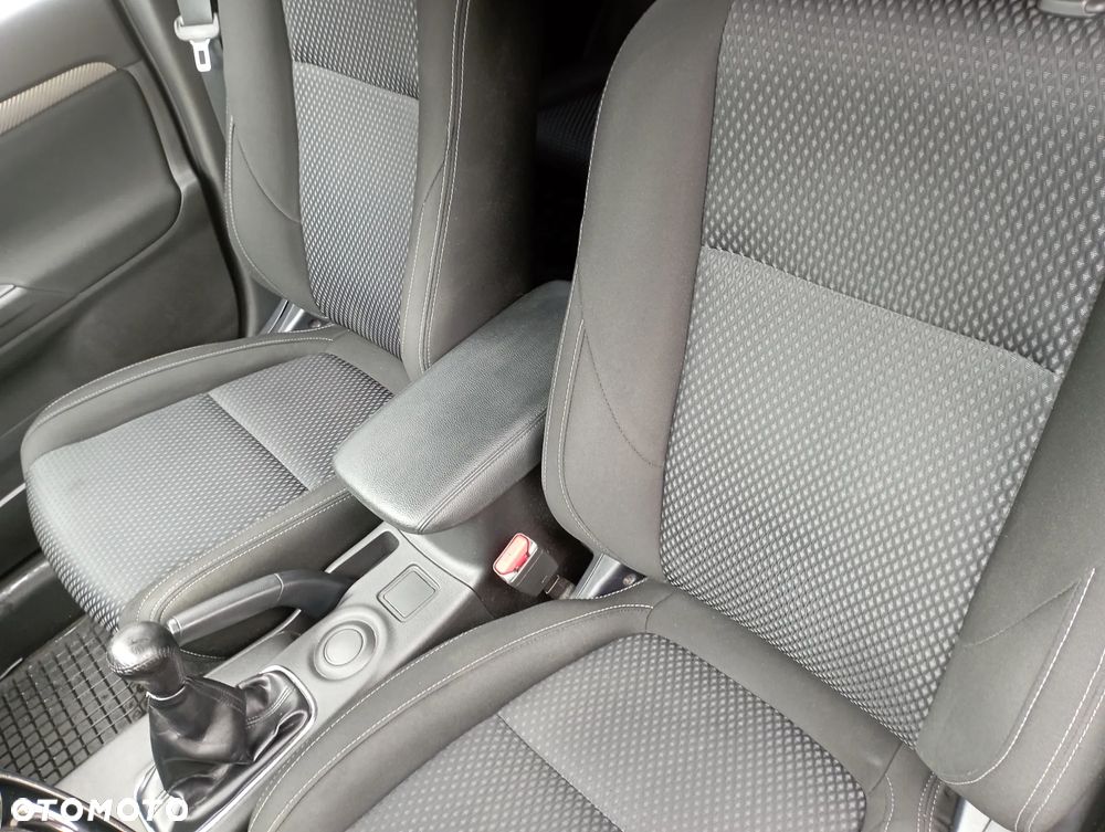 Mitsubishi Outlander 2.0 Invite + 2WD - 4