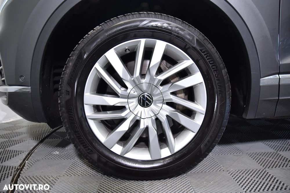 Volkswagen Touareg - 14