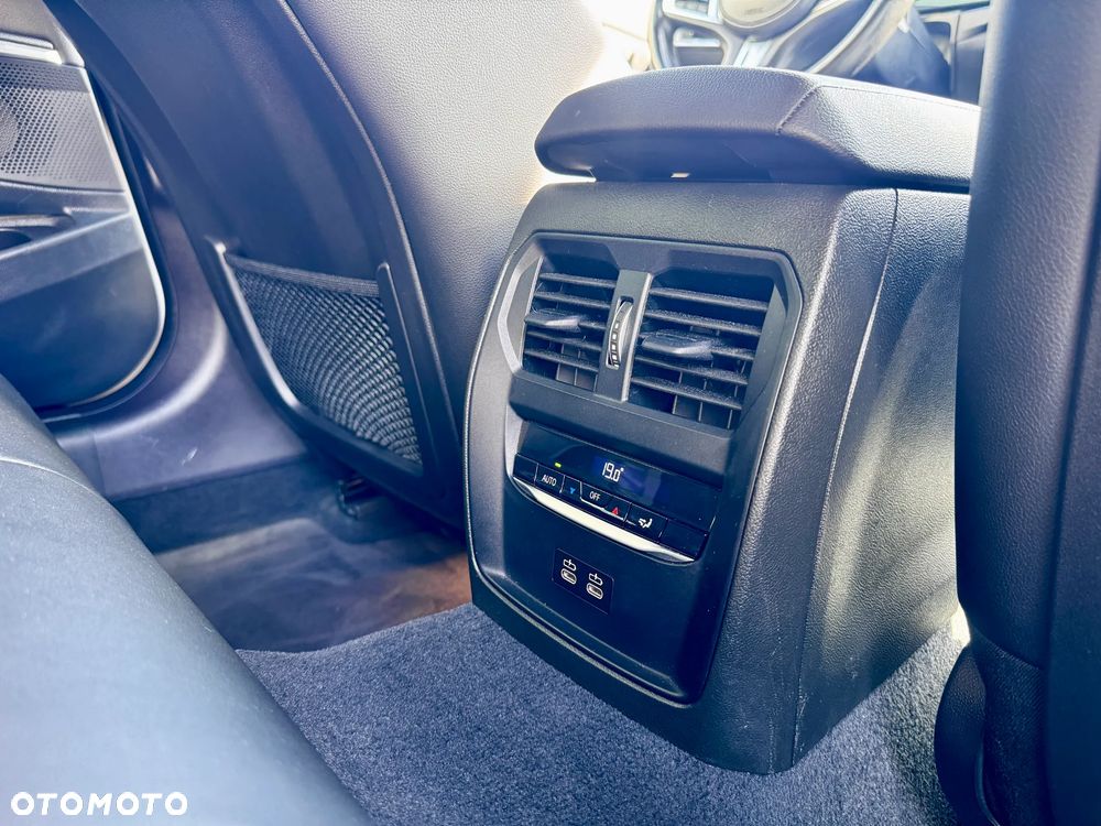BMW Seria 3 318i M Sport - 18