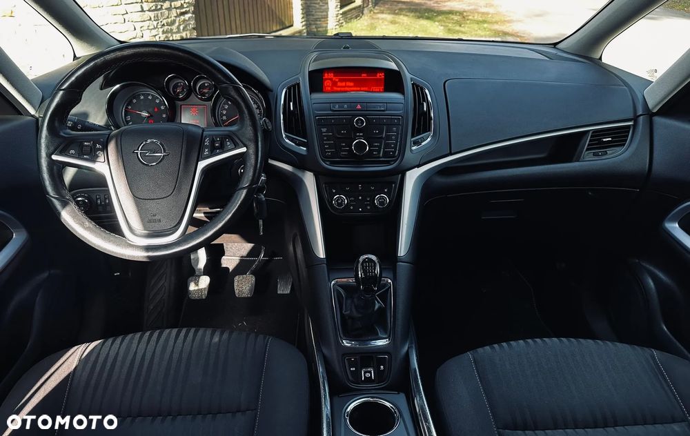 Opel Zafira - 9