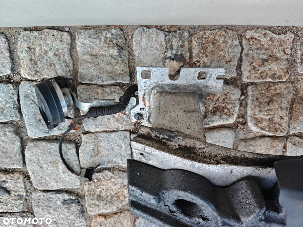 Belka Przedniego Zderzaka Audi A3 8V Wzmocnienie 8V0807109B - 2