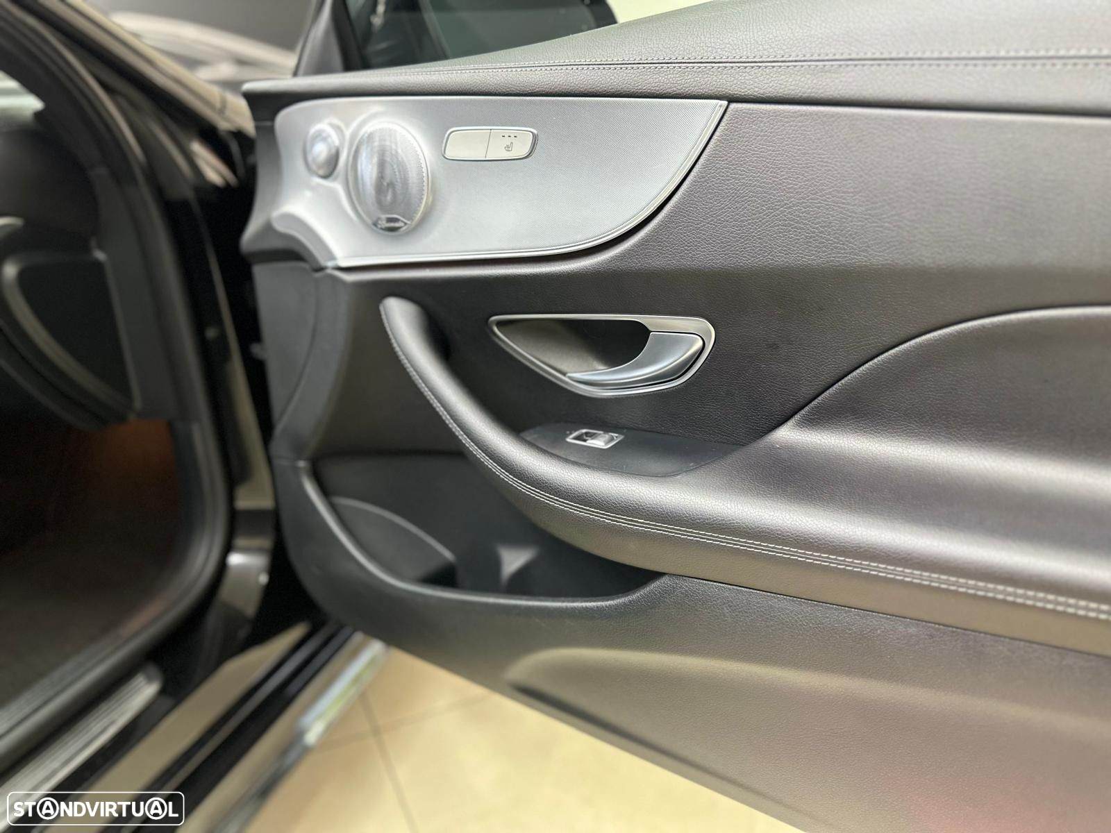 Mercedes-Benz E 220 d AMG Line - 35