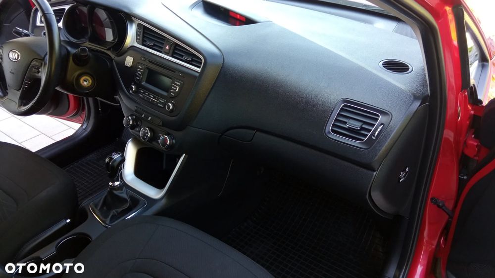 Kia Ceed - 21