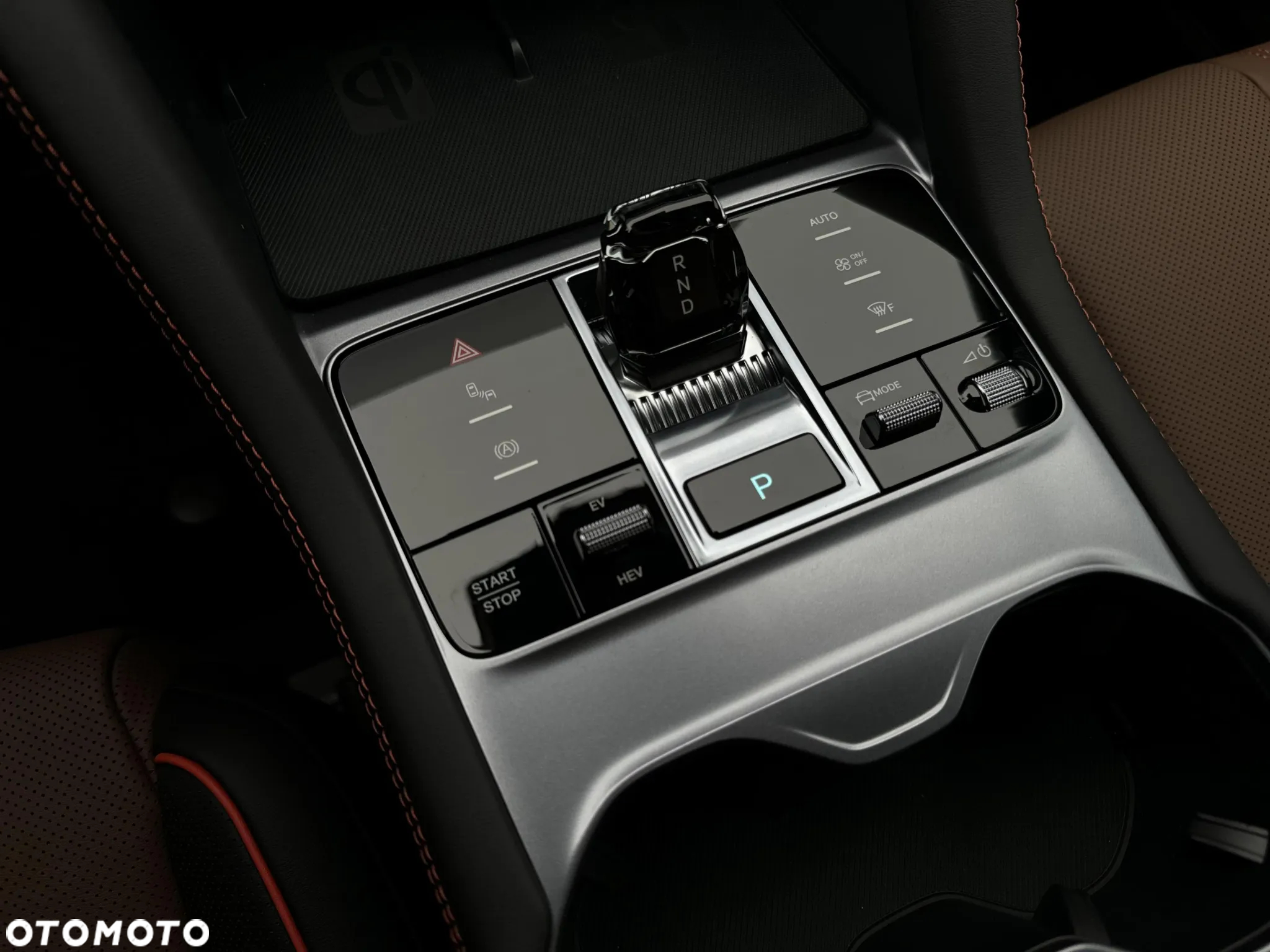 BYD Seal U 1.5T DM-i Design AWD - 38