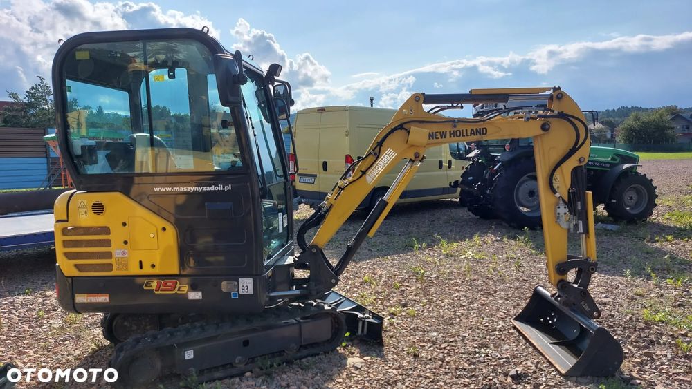 New Holland E19C - 3