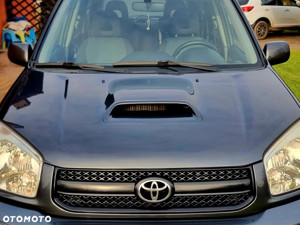 Toyota RAV4 D-4D 4x4 - 28