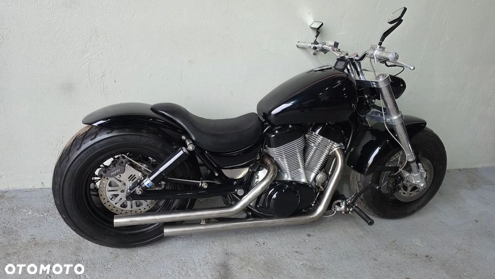 Suzuki Intruder - 22