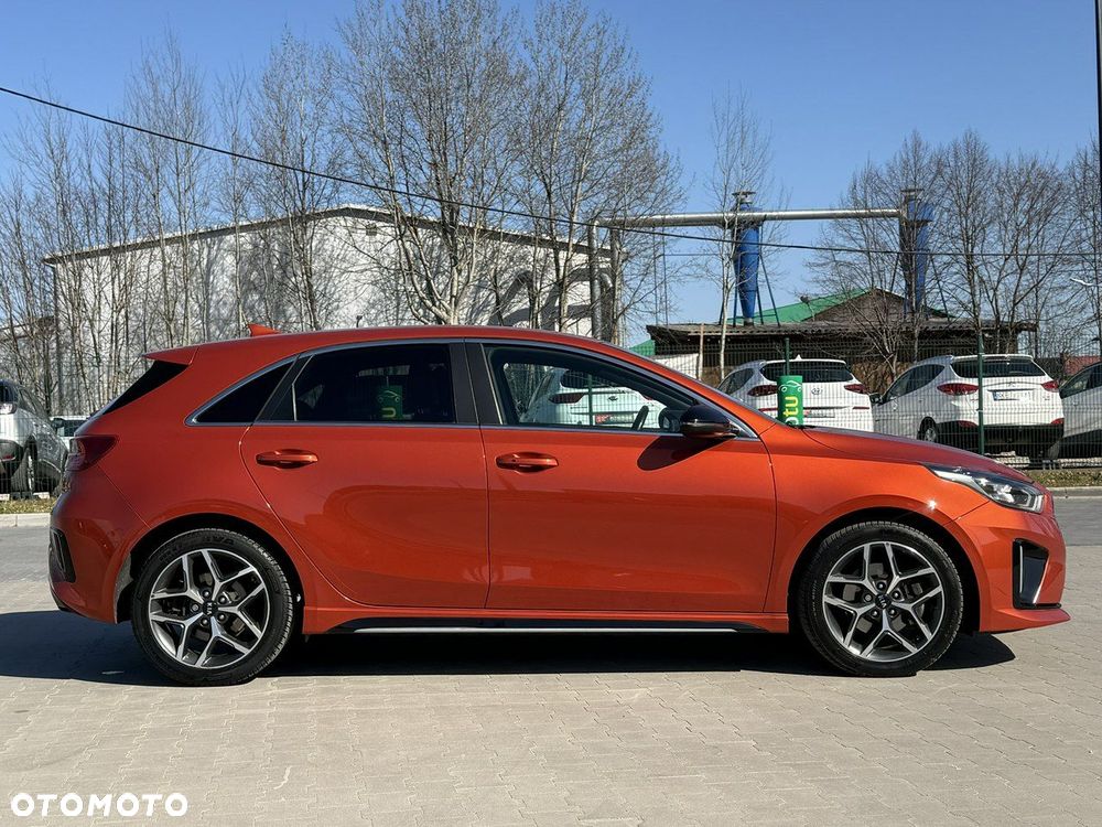 Kia Ceed 1.6 CRDi (48V Mild-Hybrid) DCT7 GT Line - 10