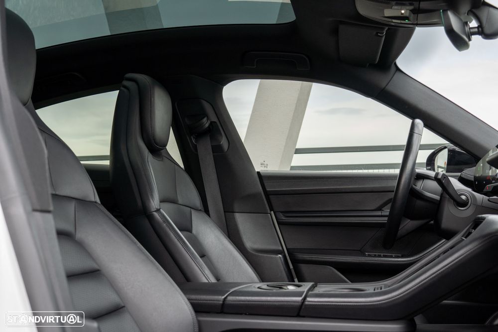 Porsche Taycan 4S - 22