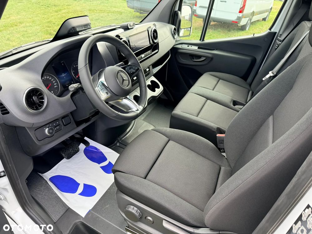 Mercedes-Benz Sprinter - 28