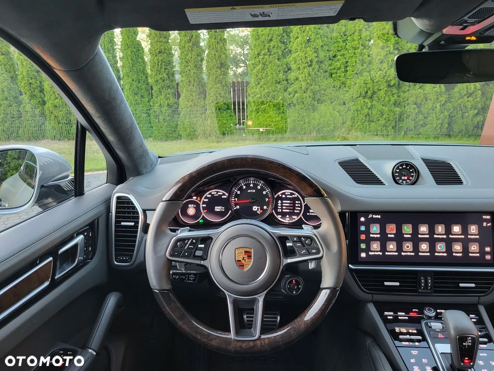 Porsche Cayenne GTS - 15