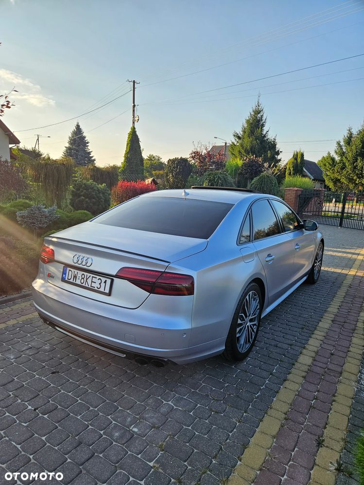 Audi S8 - 16