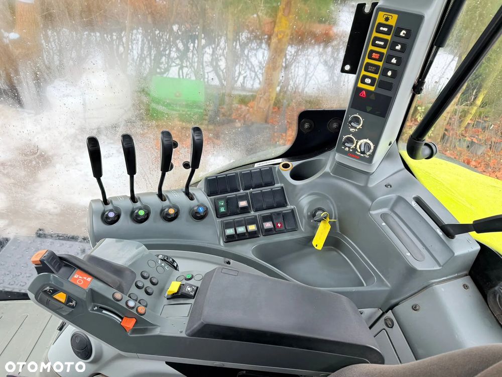 Claas Axion 810 - 22