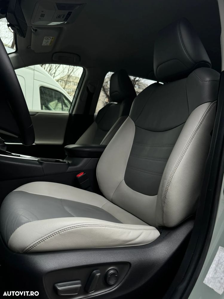 Toyota RAV4 2.5 4x4 Lounge - 11