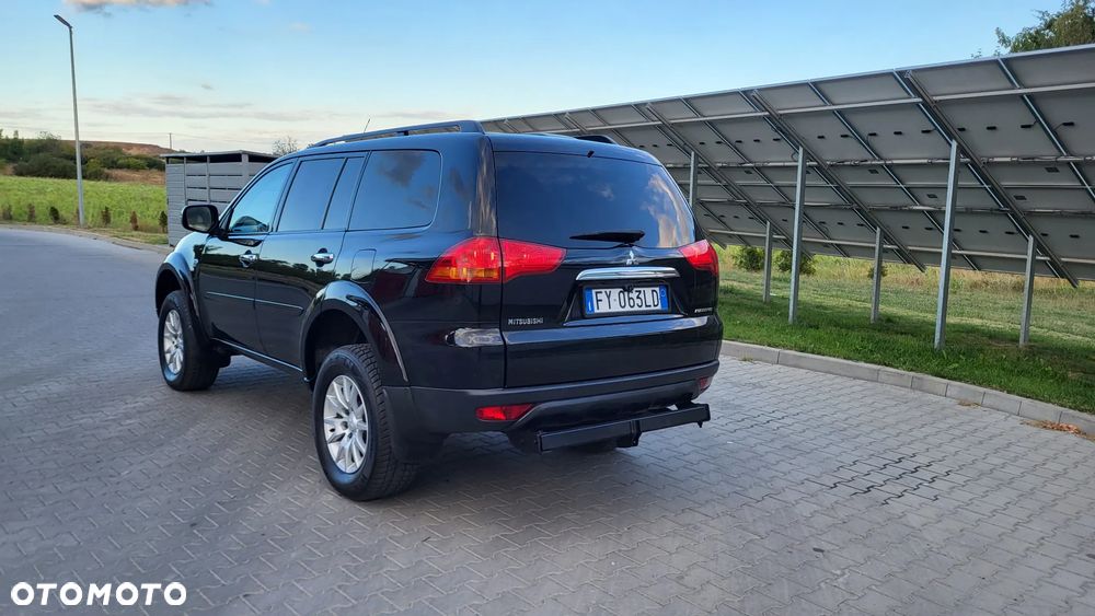 Mitsubishi Pajero Sport 2.5 DID Intense + - 7