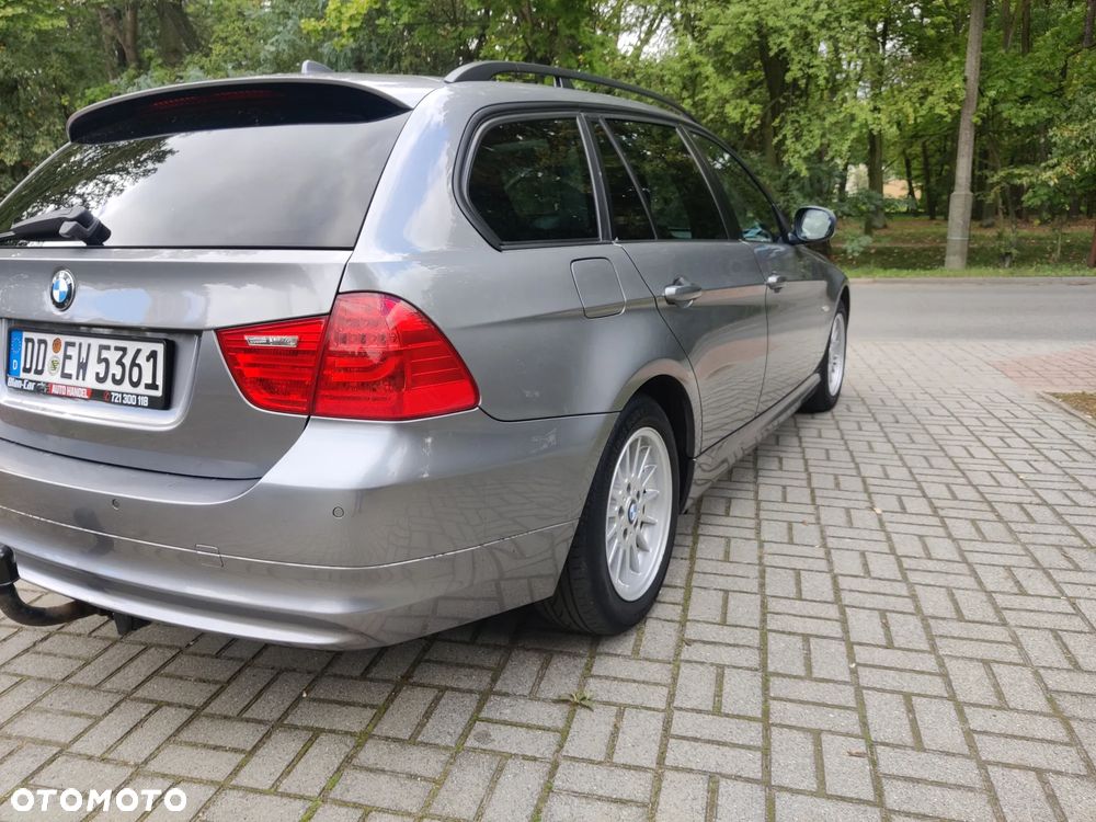 BMW Seria 3 318i Touring Edition Exclusive - 12