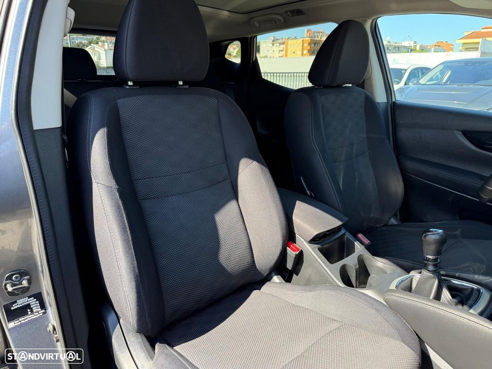 Nissan Qashqai 1.2 DIG-T N-Connecta 18 - 17