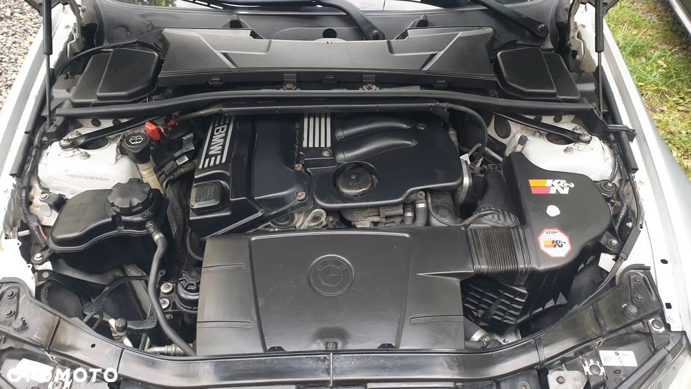 BMW Seria 3 320i - 14