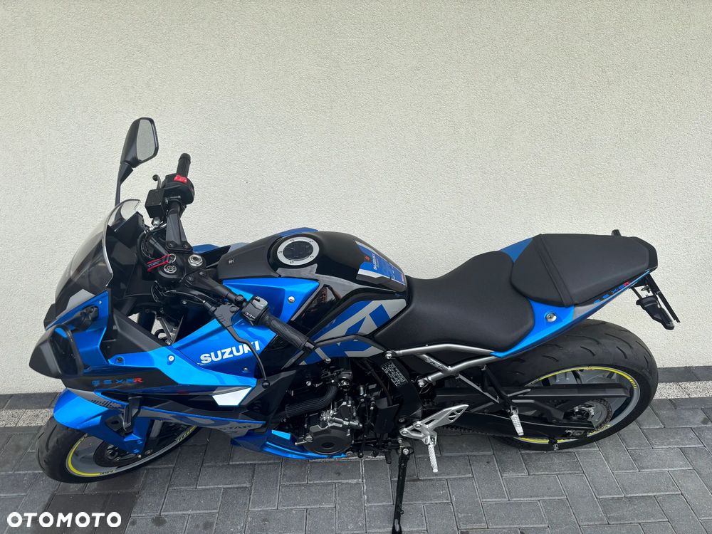 Suzuki GSX - 6