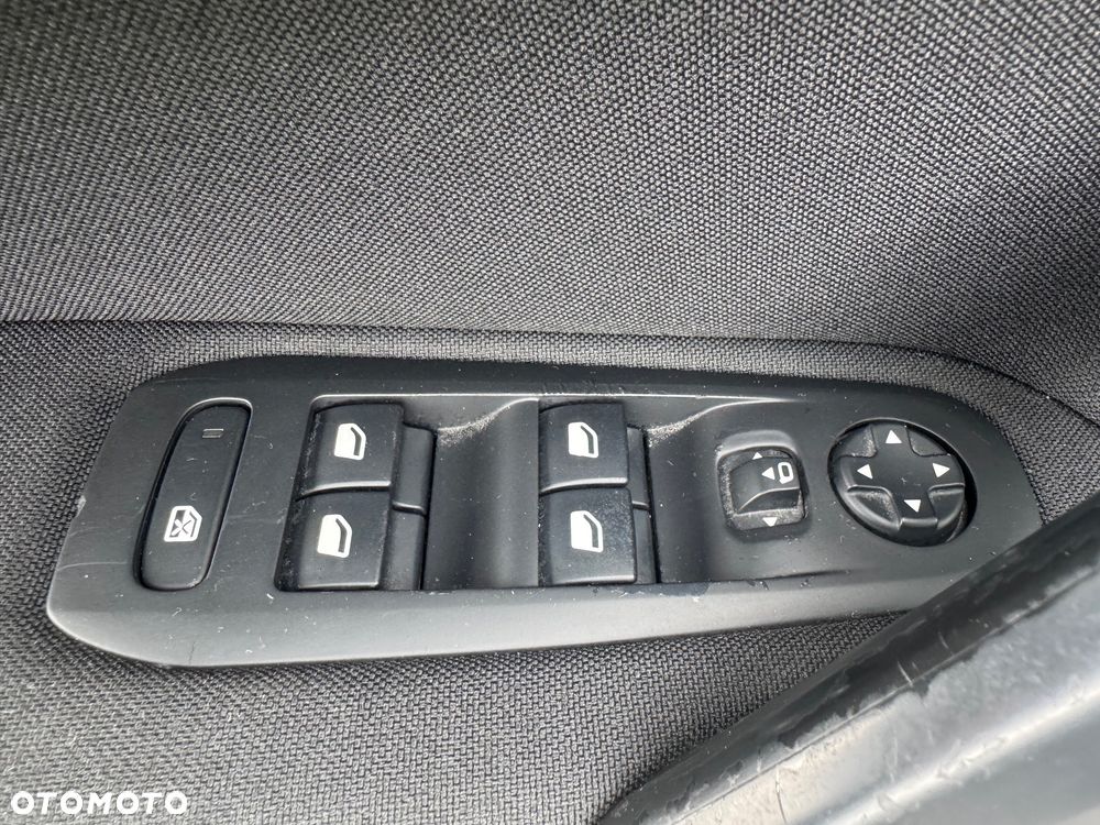Peugeot 308 1.6 BlueHDi Style S&S - 20