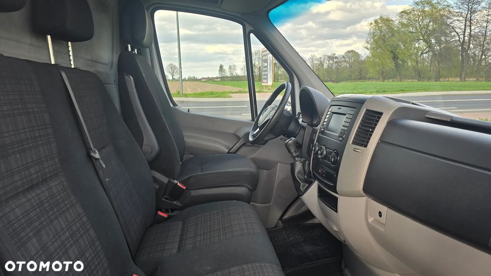 Mercedes-Benz Sprinter - 9