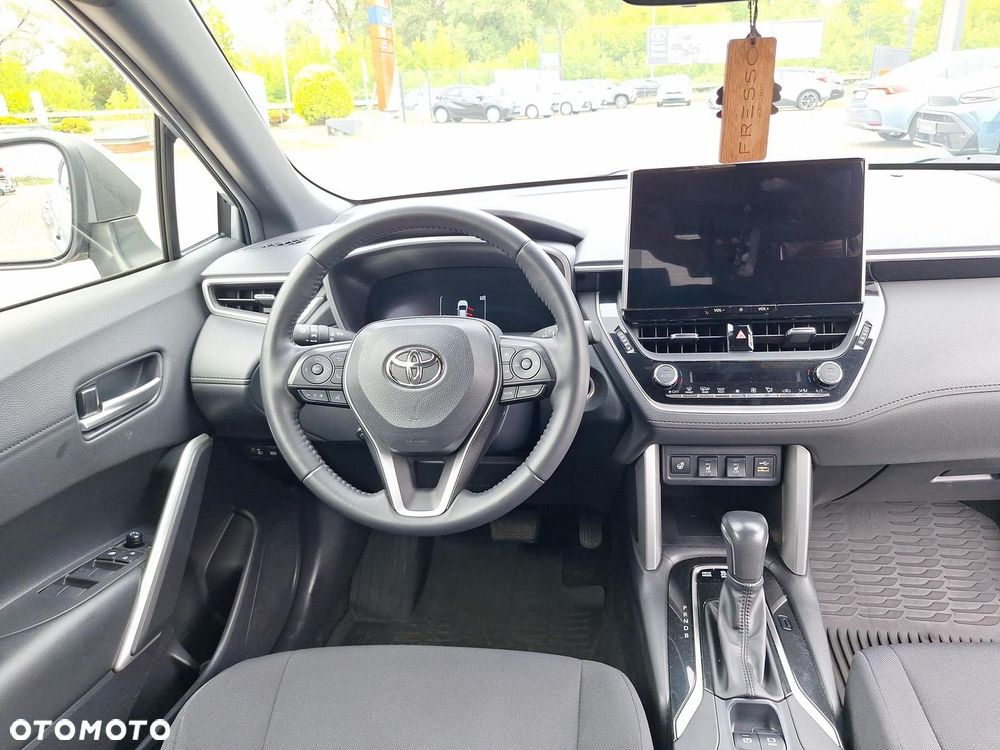 Toyota Corolla Cross - 12
