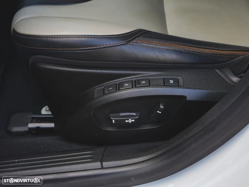 Volvo V40 2.0 D3 Summum Geartronic - 25