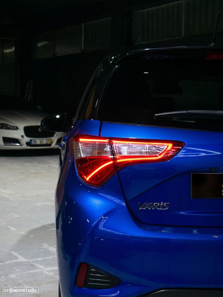 Toyota Yaris 1.5 HSD Square Collec.Blue - 4